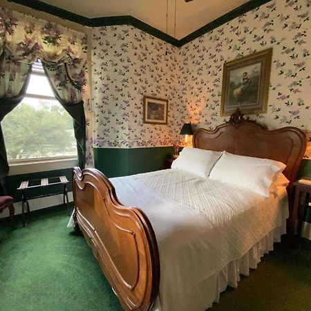 Four Winds Victorian Venue & Suites Bonham Экстерьер фото