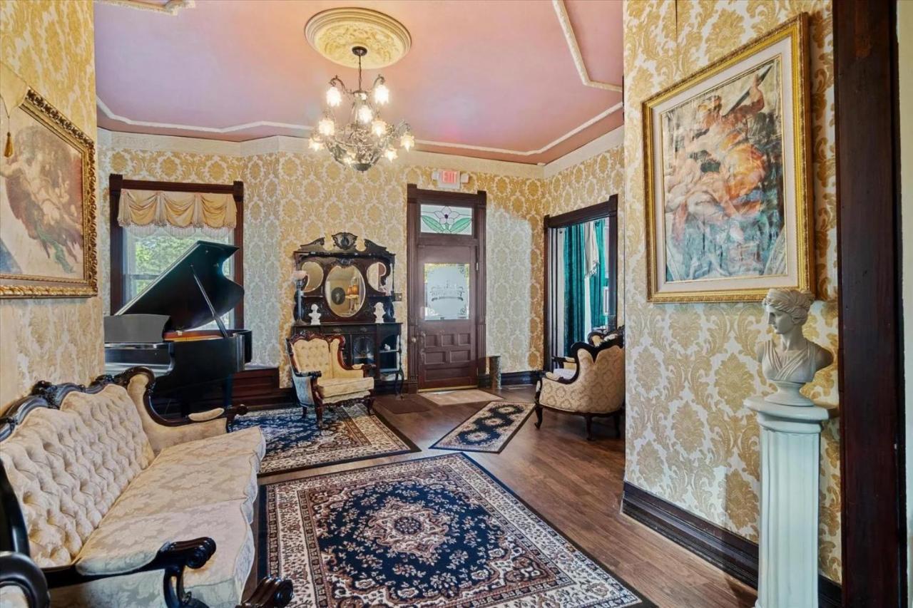 Four Winds Victorian Venue & Suites Bonham Экстерьер фото