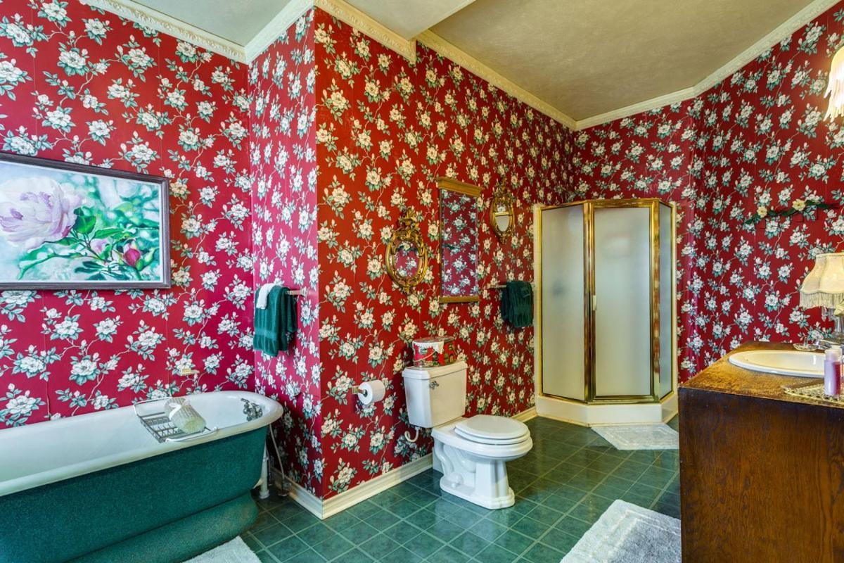 Four Winds Victorian Venue & Suites Bonham Номер фото