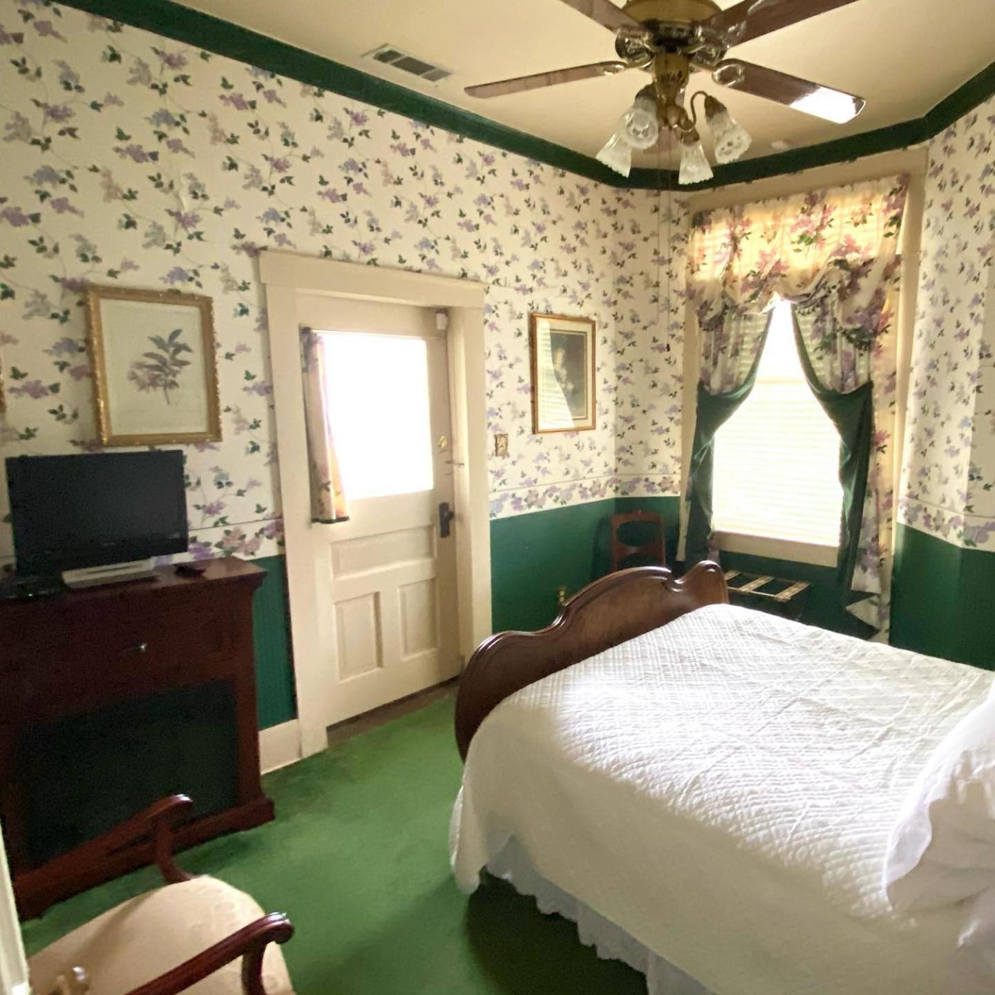 Four Winds Victorian Venue & Suites Bonham Экстерьер фото